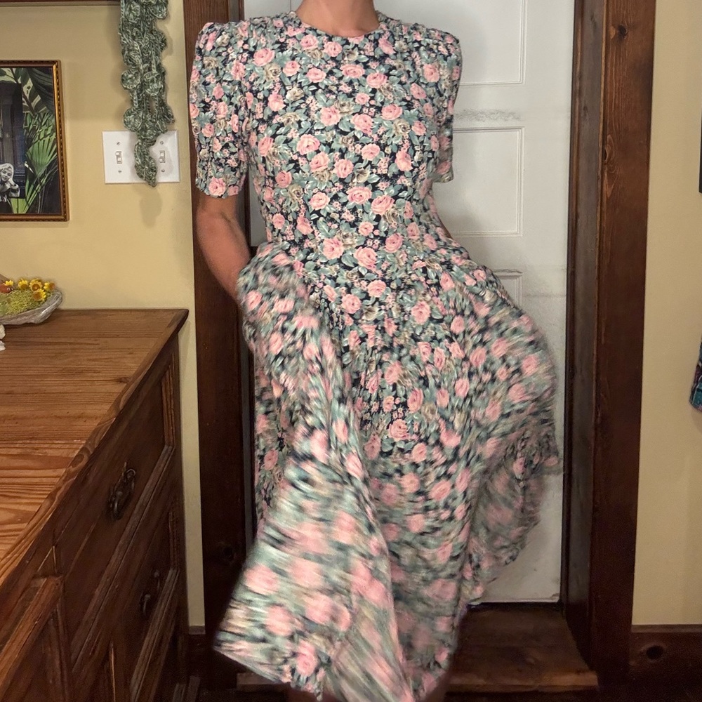 Adorable Vintage Rose Print Midi Dress by E.D. Michaels Petites